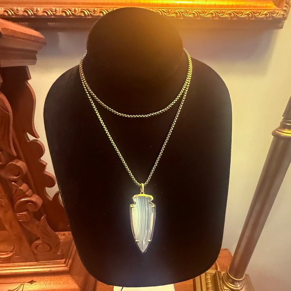 KENDRA SCOTT Kimmy White Agate Arrowhead Stone Pendant Long Necklace 31” - Picture 3 of 10
